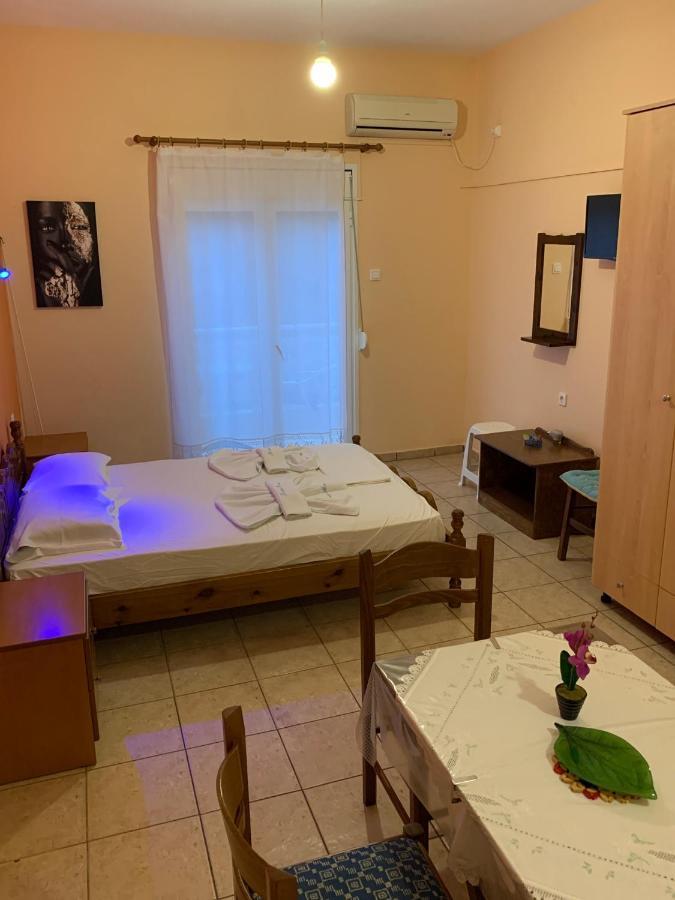 Kostas Rooms Votsi  Eksteriør bilde