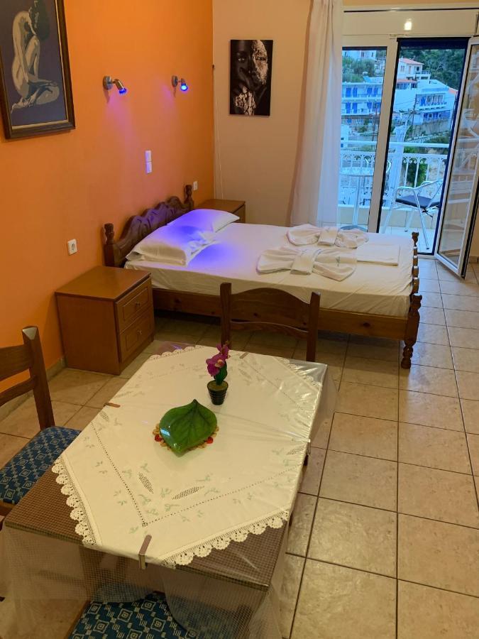 Kostas Rooms Votsi  Eksteriør bilde