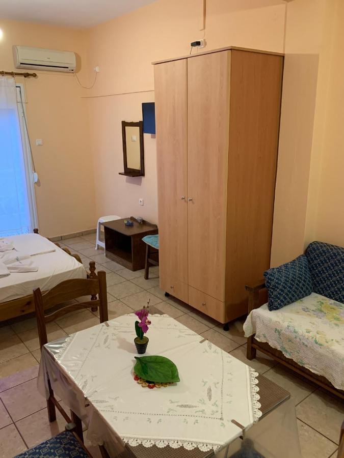 Kostas Rooms Votsi  Eksteriør bilde